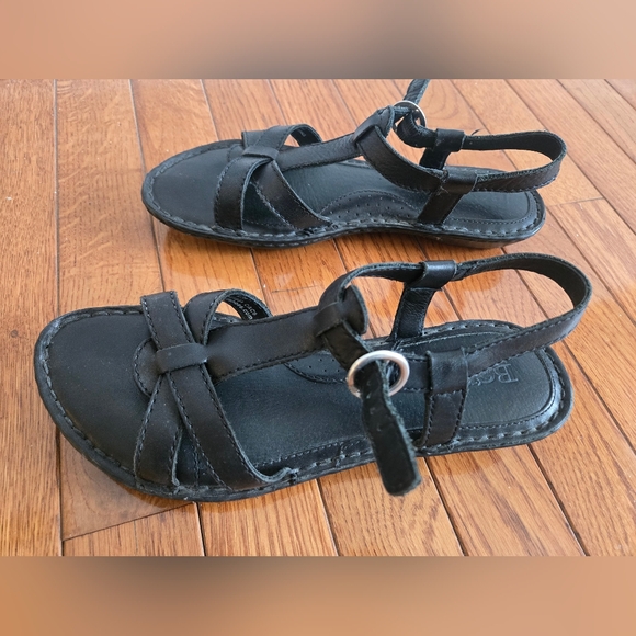 Born - Picture 4 of 7